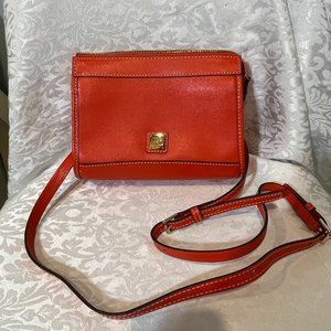 Dooney & Bourke Pebble Grain Crossbody new. Unused without tags